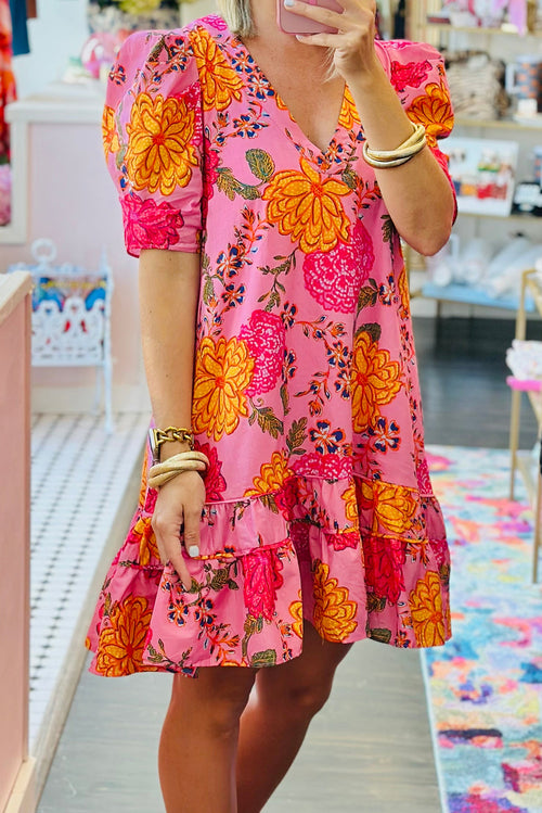 Vestido mini con volantes, cuello en V y mangas abullonadas con flores rosas