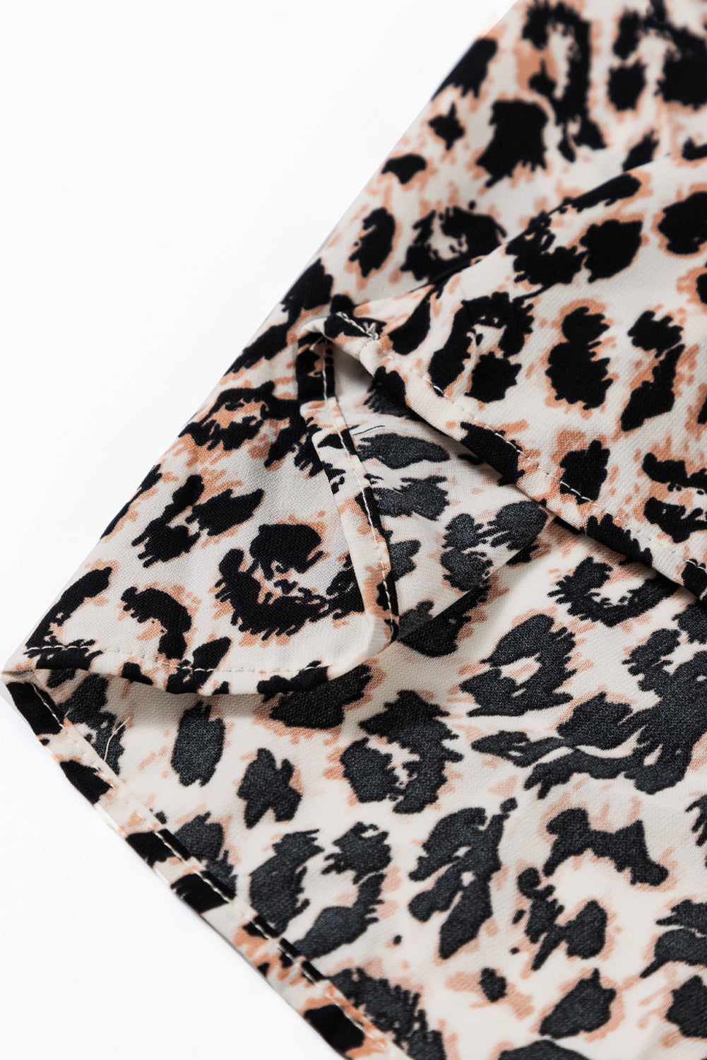 Vestido largo de manga ancha con capas y estampado de leopardo color albaricoque