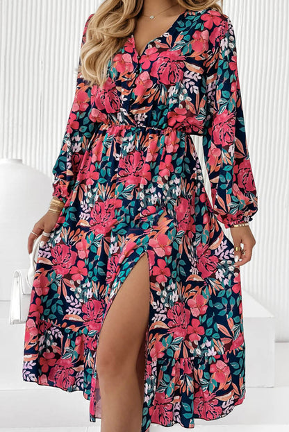 Vestido floral con abertura y cintura alta elástica con cuello en V en rojo intenso