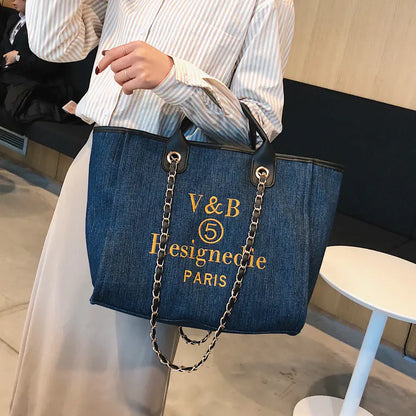 Chic Canvas Travel Tote - Stylish & Spacious