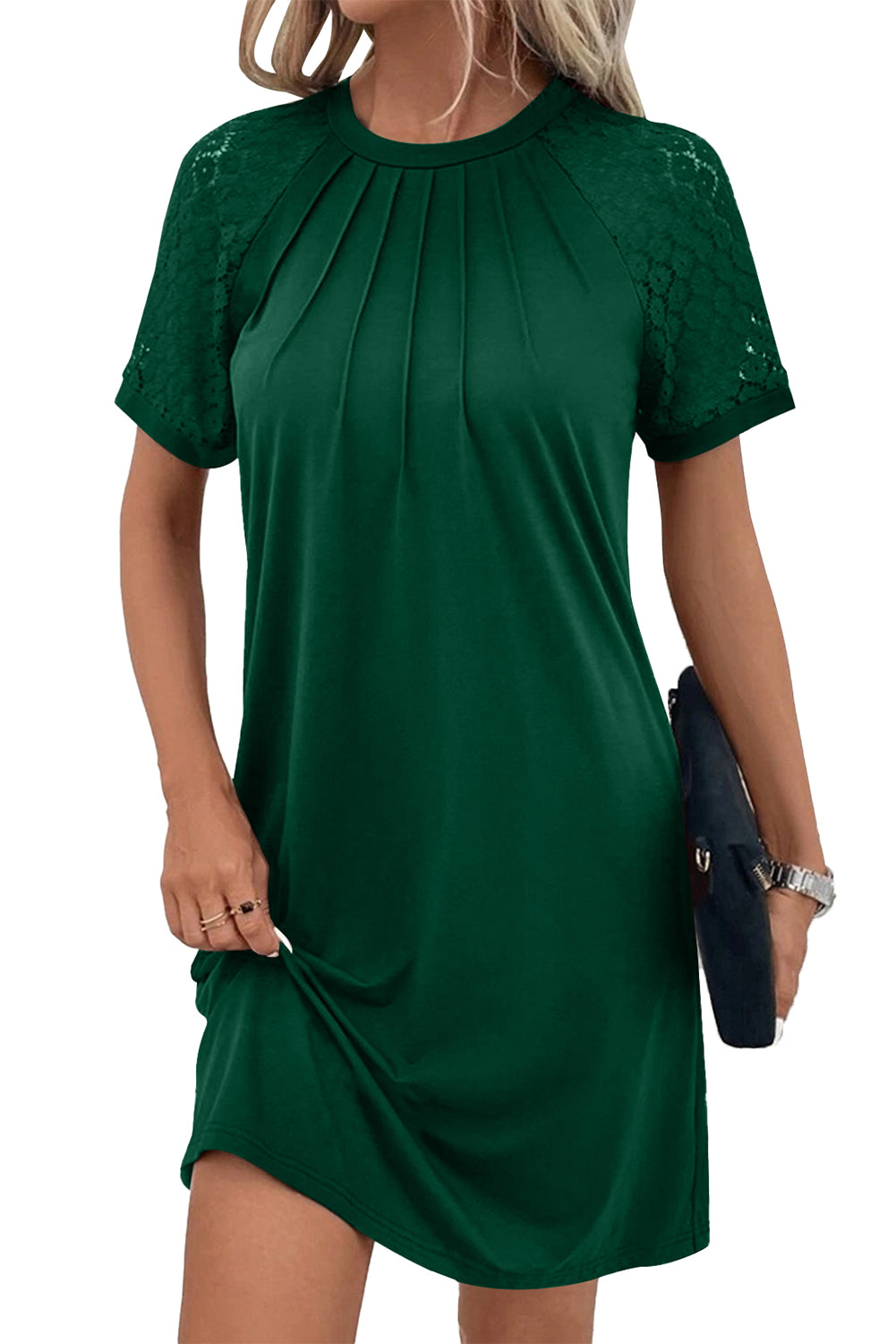 Vestido recto con detalle plisado y mangas raglán de encaje en contraste verde