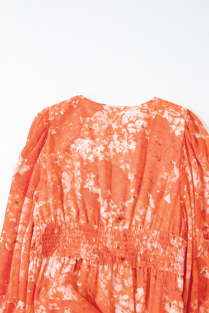 Vestido largo bohemio naranja con estampado floral, mangas de obispo, cuello en V y capas