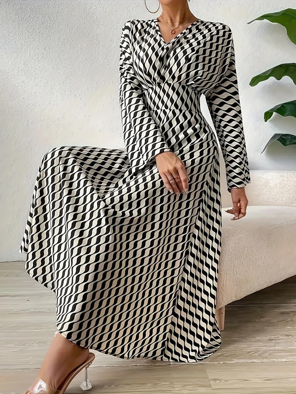 Geometric Printed V-neck Long-sleeved, Cinched-waist Elegant Office Clothing