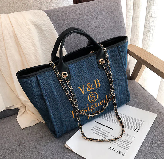 Chic Canvas Travel Tote - Stylish & Spacious