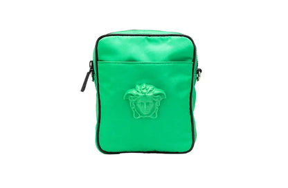 Bolso bandolera pequeño Versace de nailon verde brillante mate con Medusa