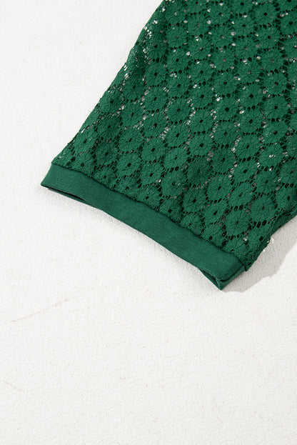 Vestido recto con detalle plisado y mangas raglán de encaje en contraste verde
