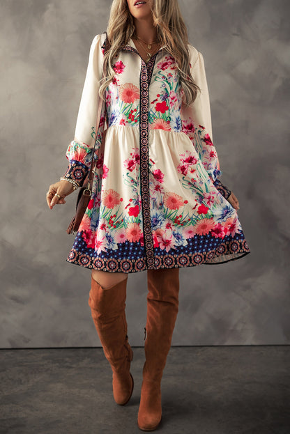 Vestido camisero mini de cintura alta con botones y estampado floral color albaricoque