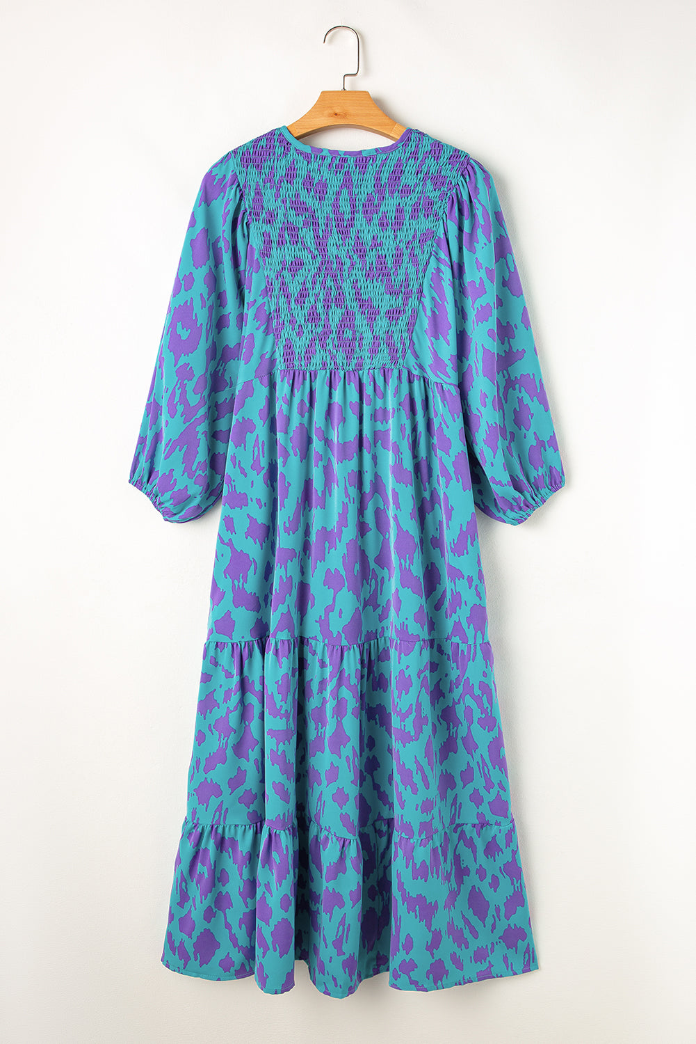 Vestido largo con cuello con muescas, mangas abullonadas y estampado abstracto en azul cielo