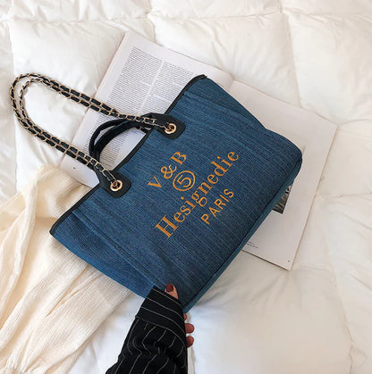 Chic Canvas Travel Tote - Stylish & Spacious