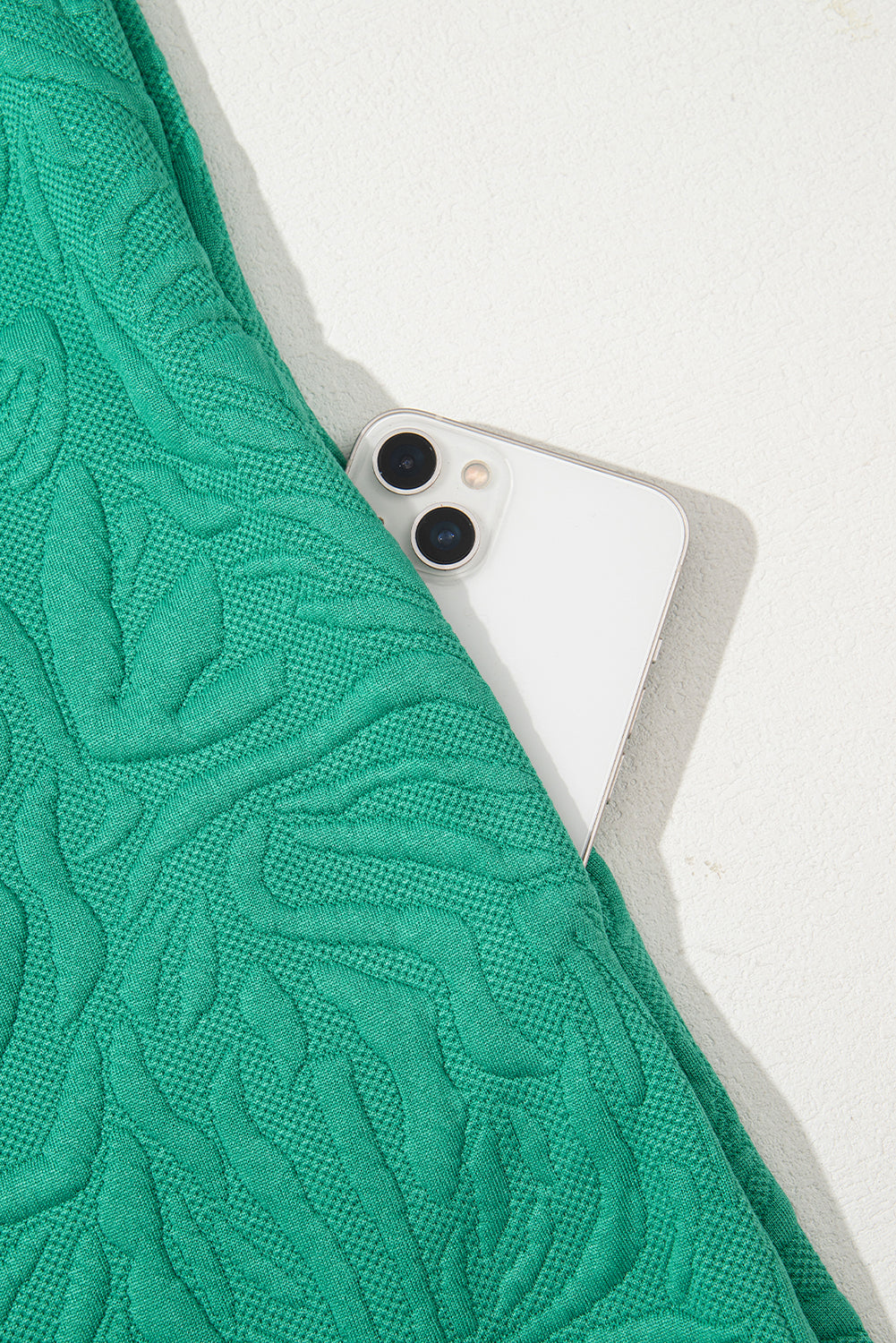 Vestido corto recto con cremallera de un cuarto y textura de jacquard verde mar