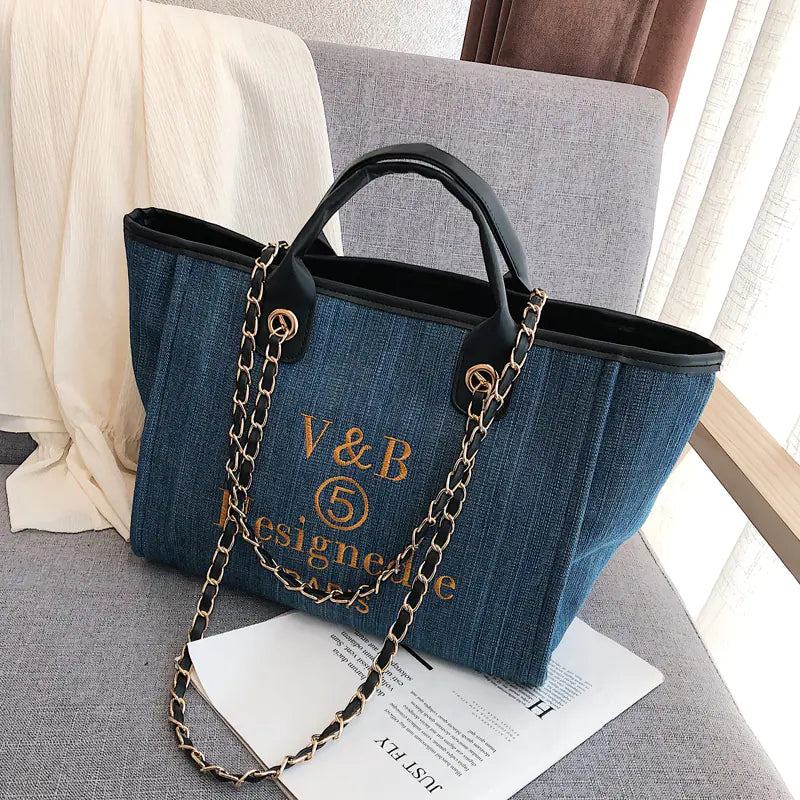 Chic Canvas Travel Tote - Stylish & Spacious